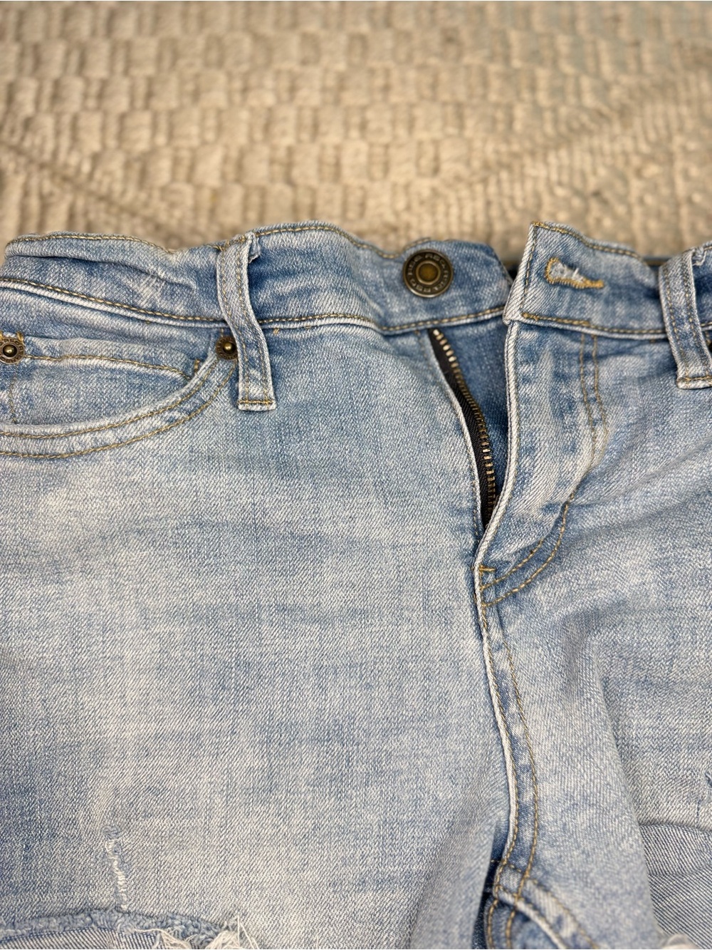 RSQ Distressed Denim Cutoff Shorts Light Wash Frayed Hem Size 14